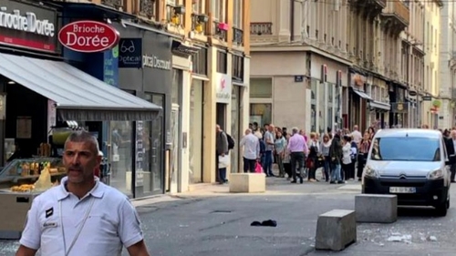 Alertă în orașul francez Lyon! Mai mulţi răniţi în urma unei explozii. Reacția lui Emmanuel Macron