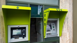 Dispare o celebră bancă din România! Ce se întâmplă cu românii care aveau credite la ei