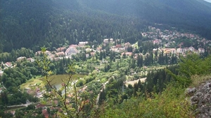 E cel mai mic oras din Romania, dar atrage ca un magnet turistii straini! Aici se afla singura planta carnivora din tara