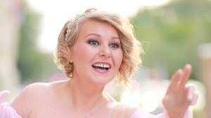 Tania Popa s-a căsătorit în secret, după o săptămână de relaţie. Actriţa a zis "DA" fără să stea pe gânduri