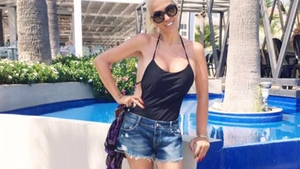 RALUCA BĂDULESCU a slăbit 70 de kilograme, dar a apărut AŞA pe plajă! Toţi s-au uitat la ea!