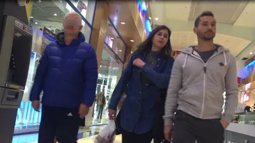 Primele imagini cu femeia pe care o iubeşte Jakolis. Ea este frumuşica  pe care stelistul lăudat de Becali  o ţine ascunsă!