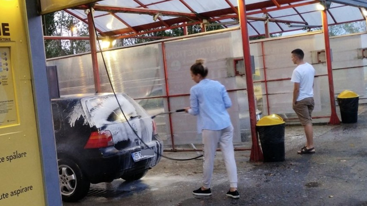 Am făcut calculul! Câți bani poți câștiga lunar, în România, dacă îți deschizi o spălătorie auto "self-service"