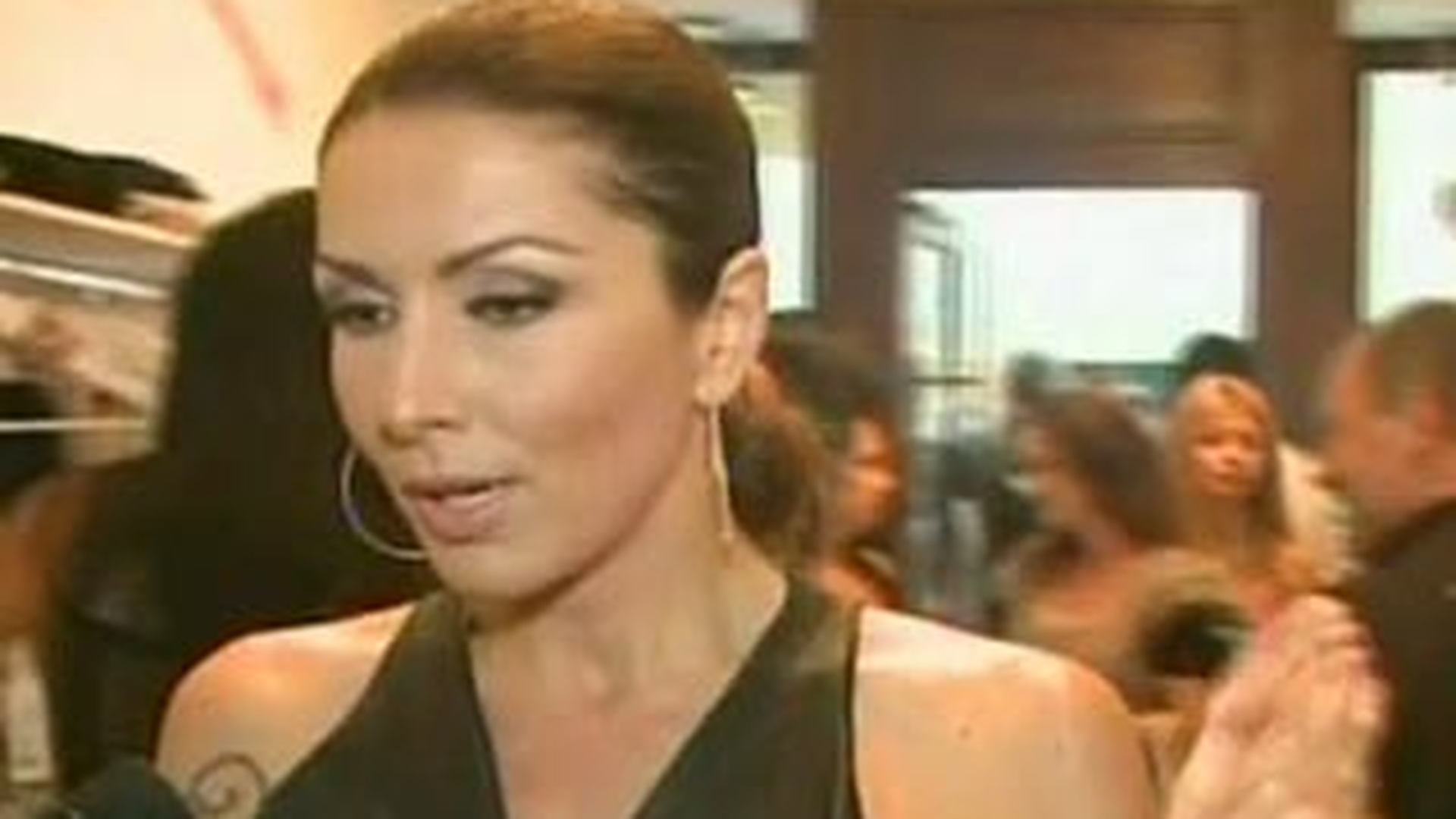 VIDEO Carmen Bruma e ca un uragan cand merge la shopping: "Intru in magazin si in cinci minute am si platit, fara sa probez"