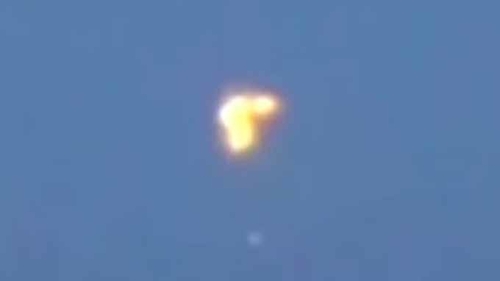 Locuitorii unei comune din Galaţi sunt terorizaţi de o lumină suspectă pe cer! Se mişcă repede şi...