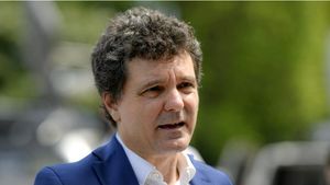 VIDEO. Robert Negoiță: Îl invit pe Nicușor Dan să vină în secorul 3 să facă orice tip de conferință de presă