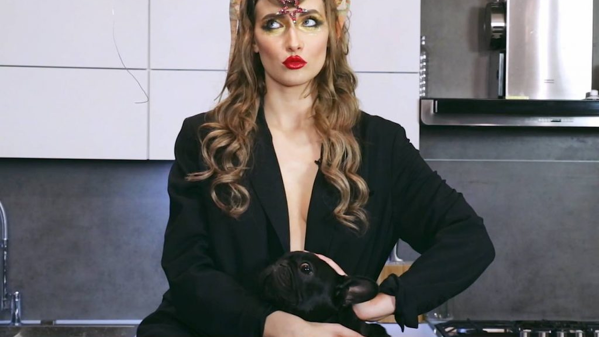 Iulia Albu știe cu cine seamănă Lili Sandu: ”Asemănare izbitoare cu statuia din ceară a...”