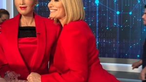 Robotul umanoid Sophia a ajuns în platoul Știrilor ProTV! Andreea Esca i-a luat interviu: ”Ar trebui să mă tem că-mi iei locul?”