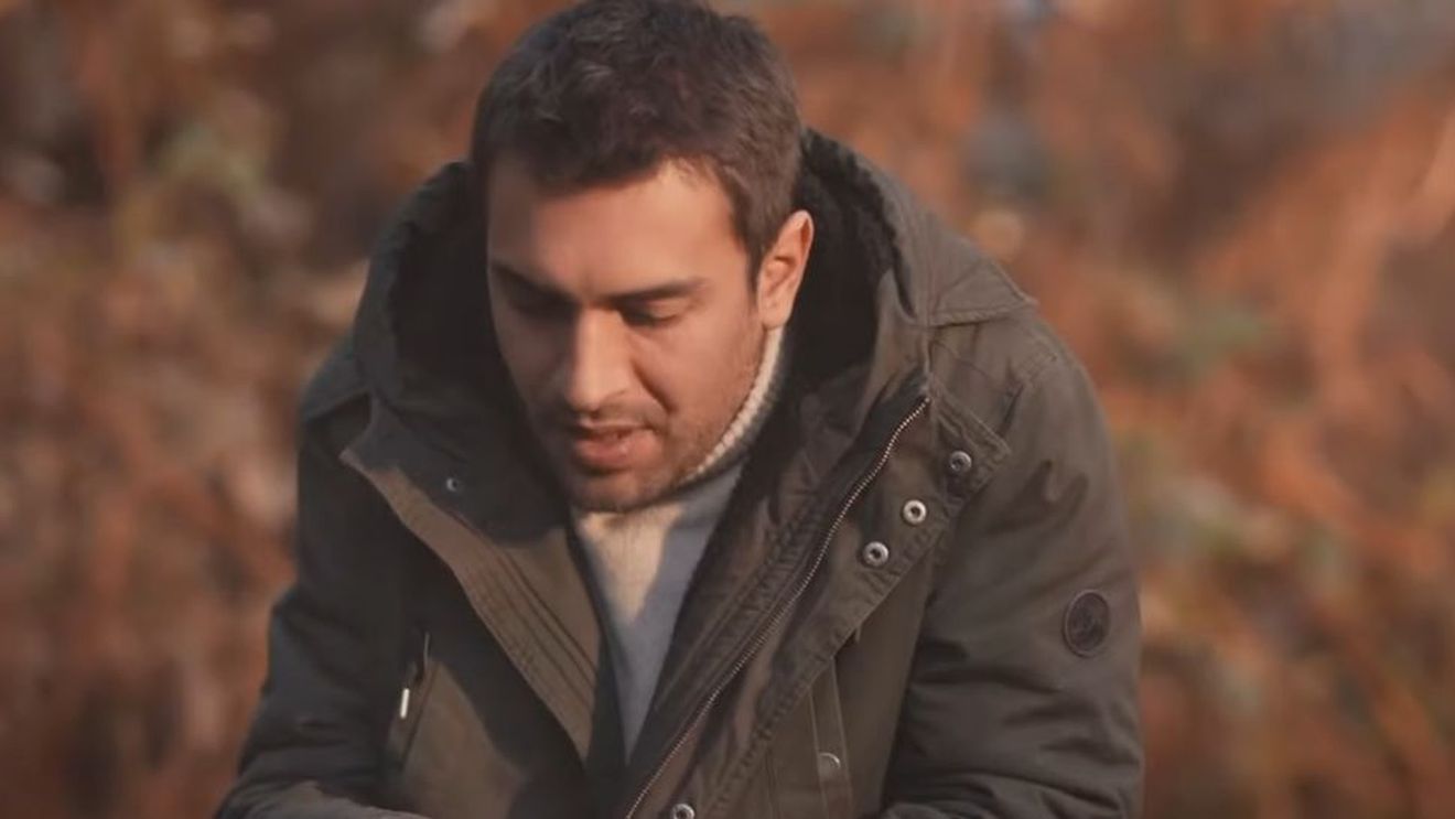 FOTO / Drama prin care a trecut un cunoscut actor turc. Și-a pierdut părinții când avea doar 16 ani