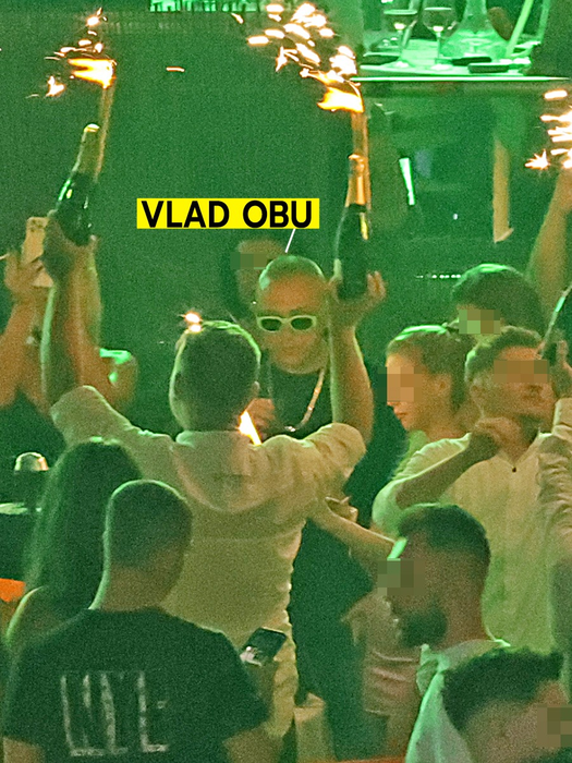 Vlad Obu ”Videochatistul” știe să se distreze pe litoral (Foto: CANCAN.RO)