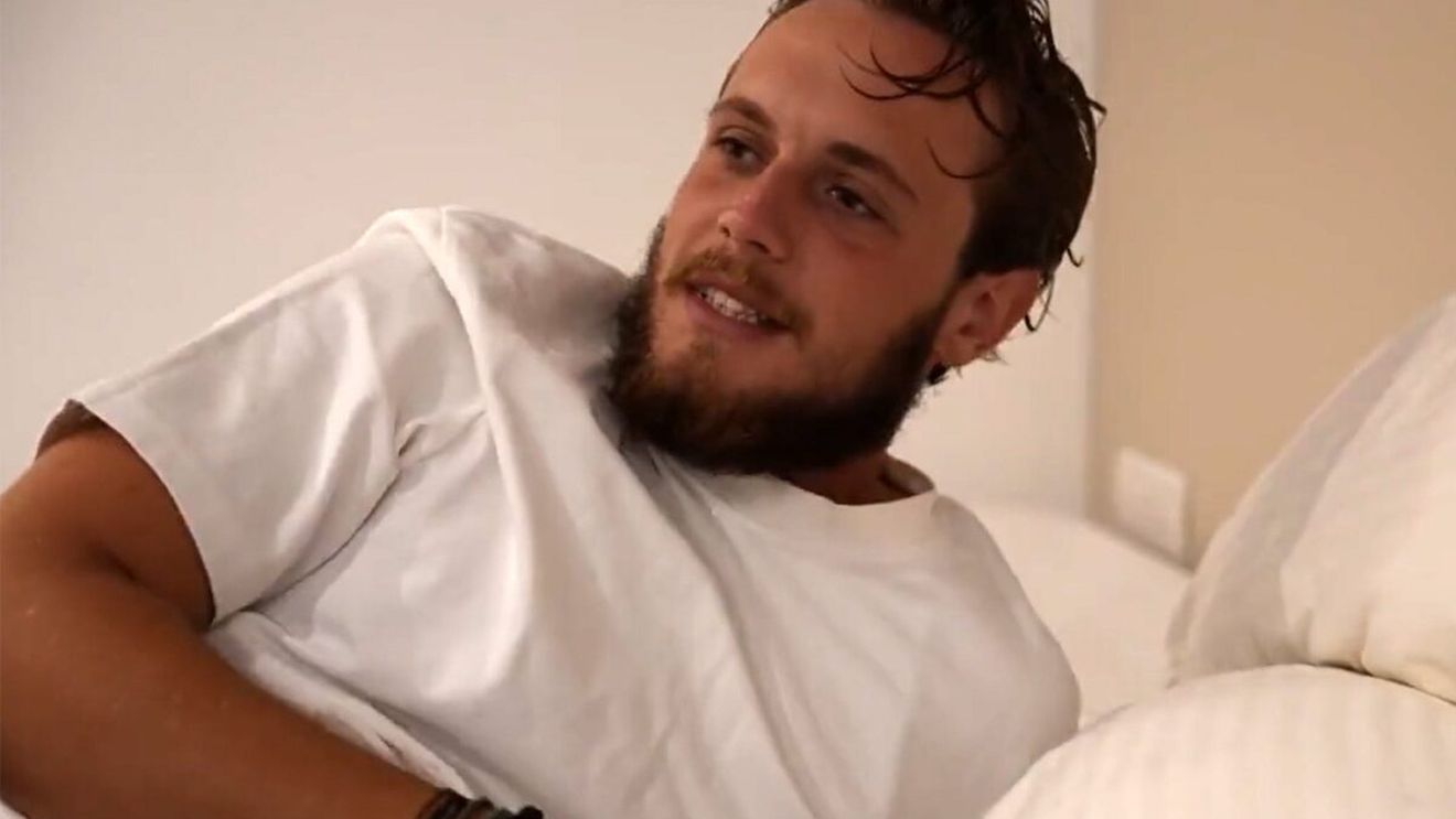 Aris a refuzat-o pe Bibi sau invers, de fapt?! Care este primul lucru pe care l-a făcut fiul Andreei Esca in camera de hotel din Dominicană, imediat după eliminarea de la Survivor