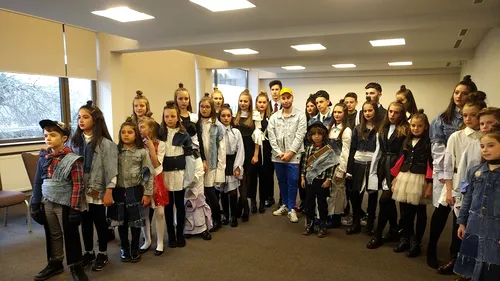 Moda harajuku a pătruns și în România! Iulia Albu e copil pe lângă... Ce a făcut un designer din Baia Mare