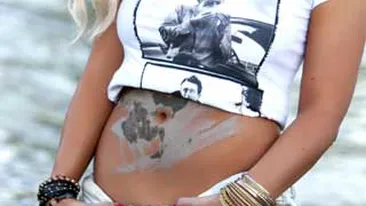 N-a fost nicicand mai sexy! Roxana Nemes, mai slaba cu 12 kilograme si frecata cu noroi de iubitul ei! Iti place?