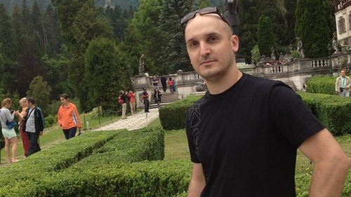 A ajuns la disperare! Fostul iubit al Marianei Moculescu isi cumpara sotie cu 10.000 de dolari!