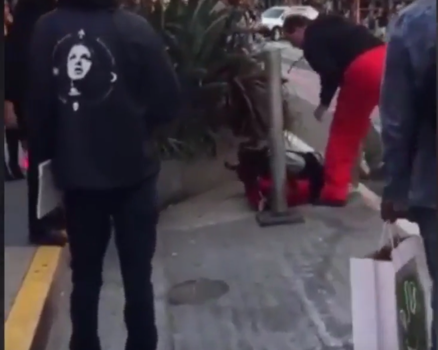 S-a ţinut de poante cu acest şofer de Lamborghini, dar a fost la un pas de moarte. Ce se întâmplă când tânărul se urcă pe capota super-maşinii i-a şocat pe mulţi