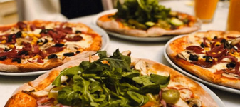 Povestea italianului care dimineața culege legumele și seara le transformă în pizza
