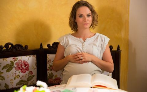 O actriţă şi prezentatoare TV din România este însărcinată. “Urmează să nasc în februarie sau martie!”