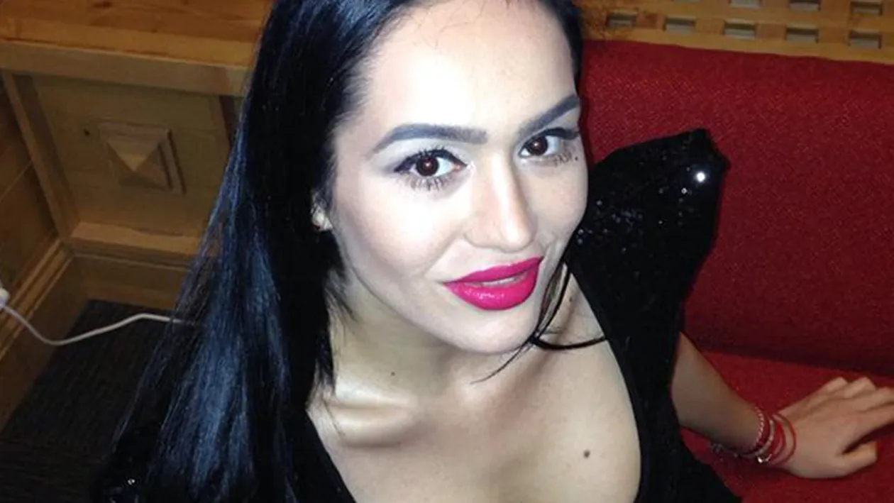 Prea buna, prea ca la tara! Margherita de la Clejani, cu sanii iesiti din rochie