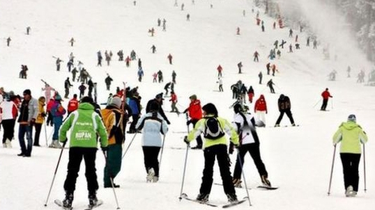 Doi copii, răniţi pe pârtia din Braşov! Intervenţie de urgenţă