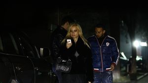Noapte cu noroc pentru Simona Trasca! A inceput preludiul in club si a terminat in apartamentul unui fost iubit