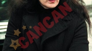 Mama lui "Miss Vacanta", inglodata in datorii!