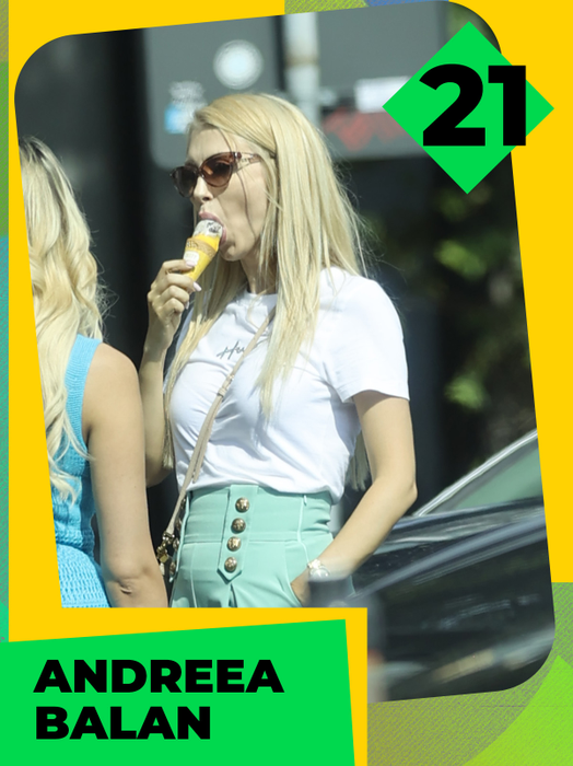 TOP 30 sexy vedete care au făcut show cu frișcă și cu înghețată! Antonia, Delia și Babs nu s-au putut abține! Avem 100 de fotografii de colecție!