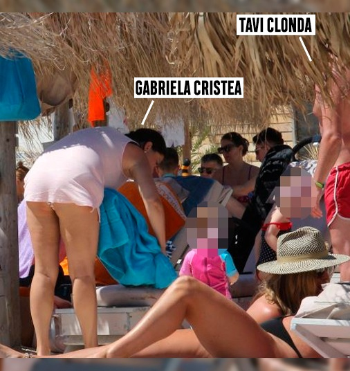 Gabriela Cristea, pe litoral alături de soț și cele două fetițe