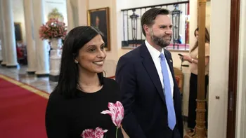 Cum arată rochia de 8 dolari cu care gravida Usha, soția lui J.D. Vance, a atras atenția