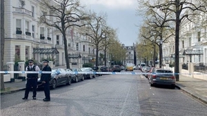 Focuri de armă la Londra, după ce un bărbat a lovit de mai multe ori mașina ambasadorului ucrainean