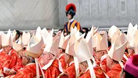 Fum negru la Vatican! Alegerea unui nou Papă se amână