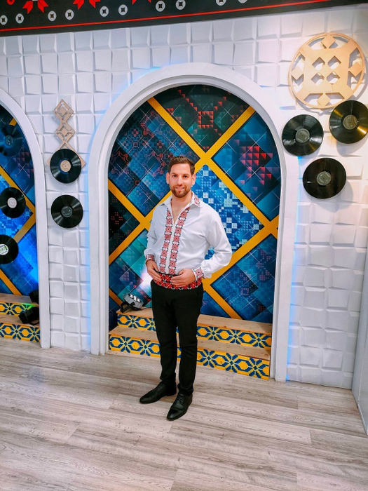 Gabriel Stoica este unul dintre cei mai cunoscuți și apreciați artiști de muzică populară din Vestul țării