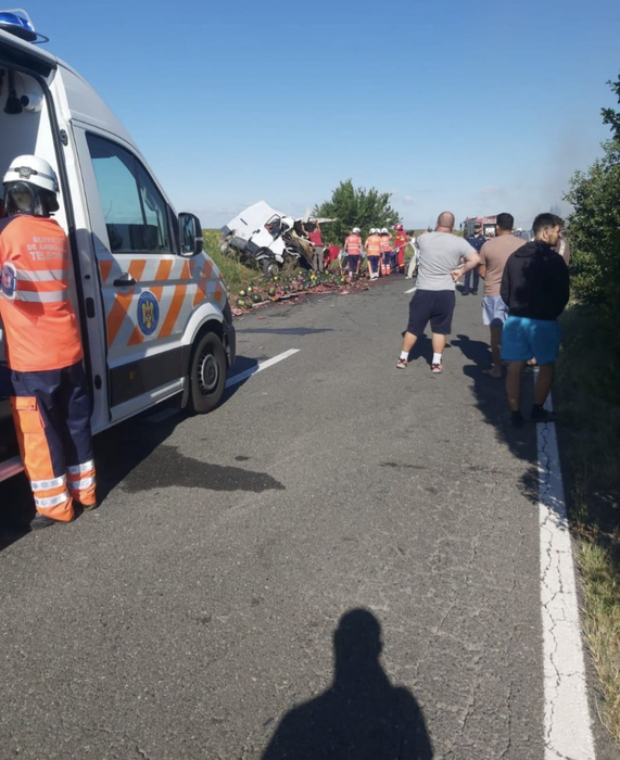 Tragedie în Teleorman! Doi șoferi au murit în urma unui accident violent. Traficul a fost blocat