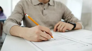 Bacalaureat 2022 - sesiunea de toamnă | Cum se rezolvă subiectele de marți de la limba și literatura română