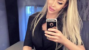 BIANCA DRĂGUŞANU, schimbare de look în timp record! Iubita lui VICTOR SLAV s-a transformat în brunetă, apoi în roşcată