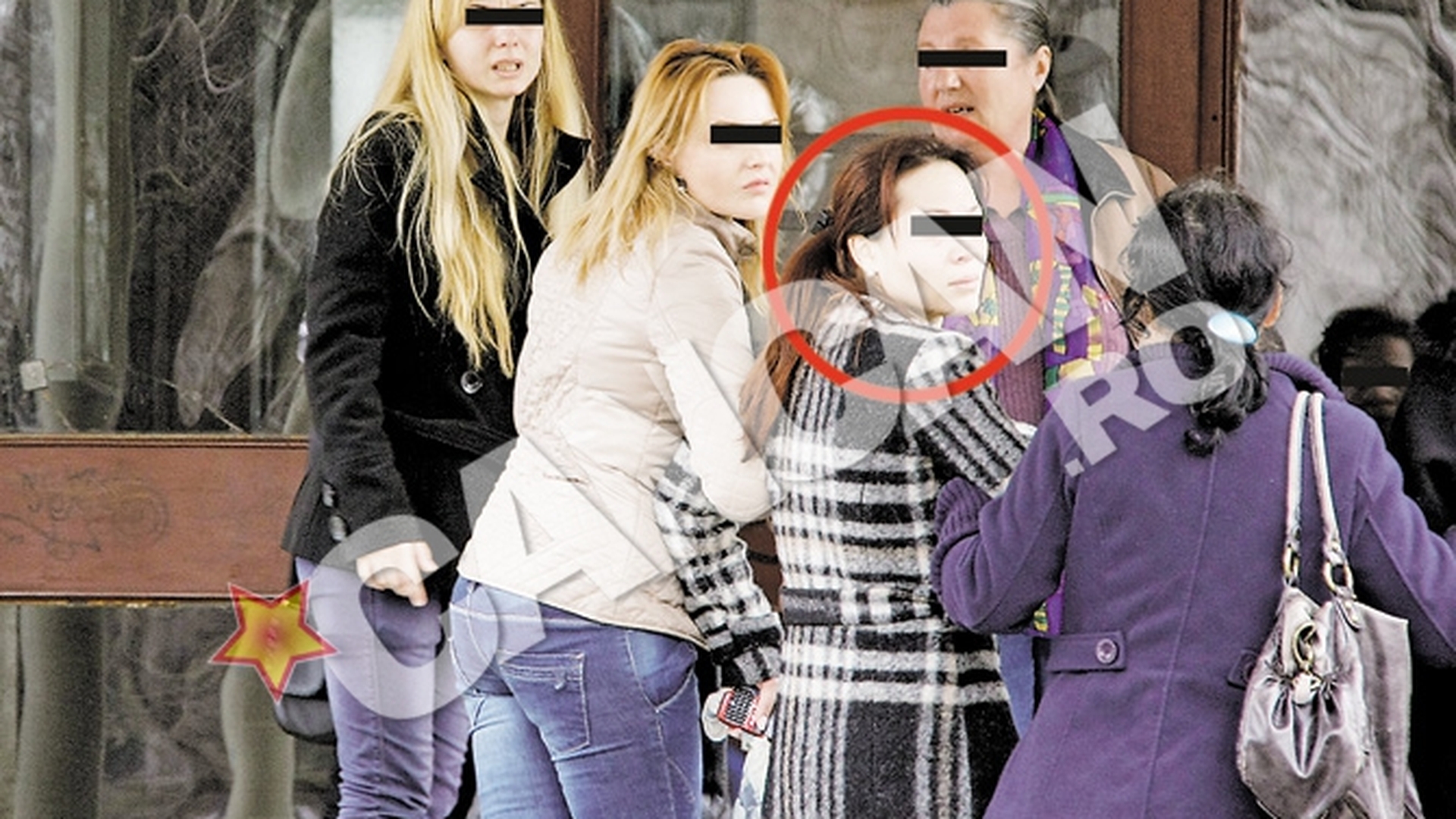 Sinucidere inexplicabila in Bucuresti. Si-a dus fetita la gradinita si s-a aruncat de pe bloc