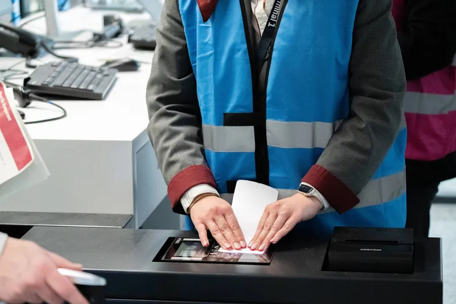 Scannere inteligente pe aeroportul Otopeni/ sursă foto: Profimedia