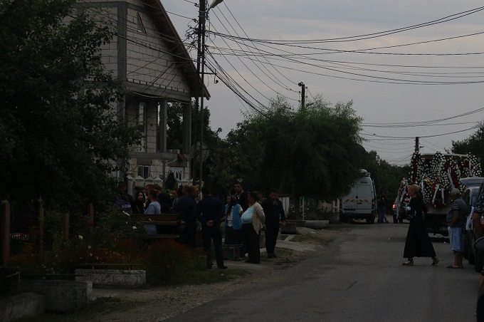 Ultimele pregătiri pentru înmormântarea Denisei