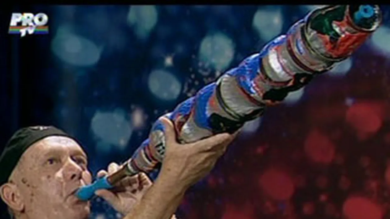 Mihai Petre, iritat, iar Andi, fascinat! Totul din cauza unei tulumbe din butelii de bere care canta!