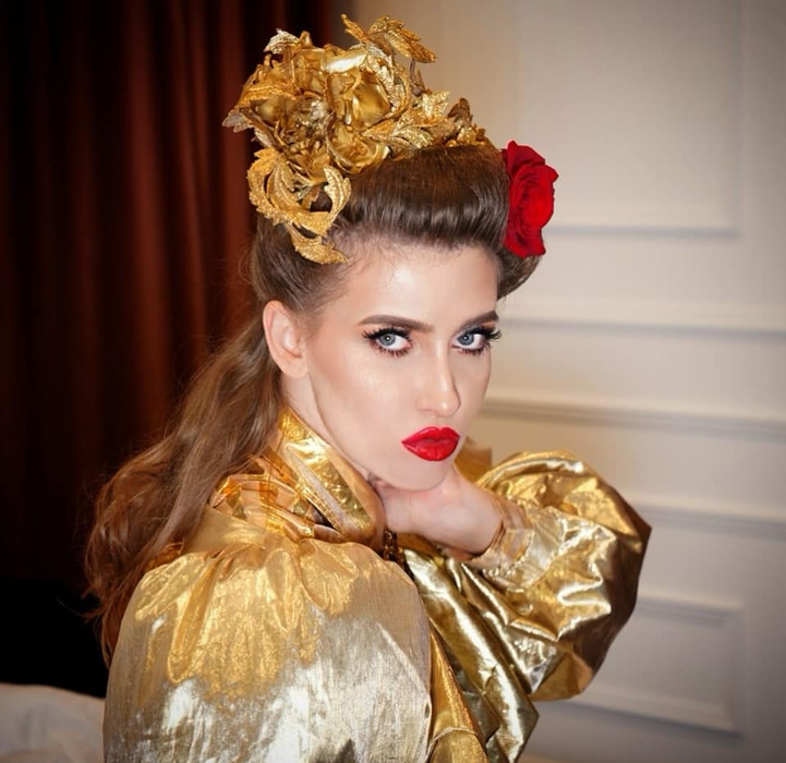 De aia e unică! Cum a ieșit îmbrăcată din casă Iulia Albu, azi-dimineață, prin zăpezile din București