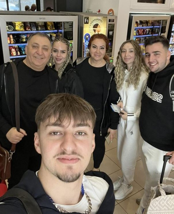Vali Vijelie a cunoscut-o pe iubita fiului sau
