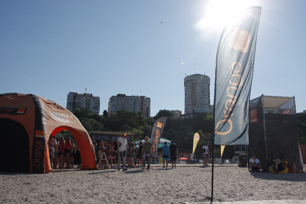CANCAN.ro transmite cele mai tari momente. IMAGINI LIVE. Zeci de mii de oameni la NEVERSEA, cel mai mare festival de pe litoral