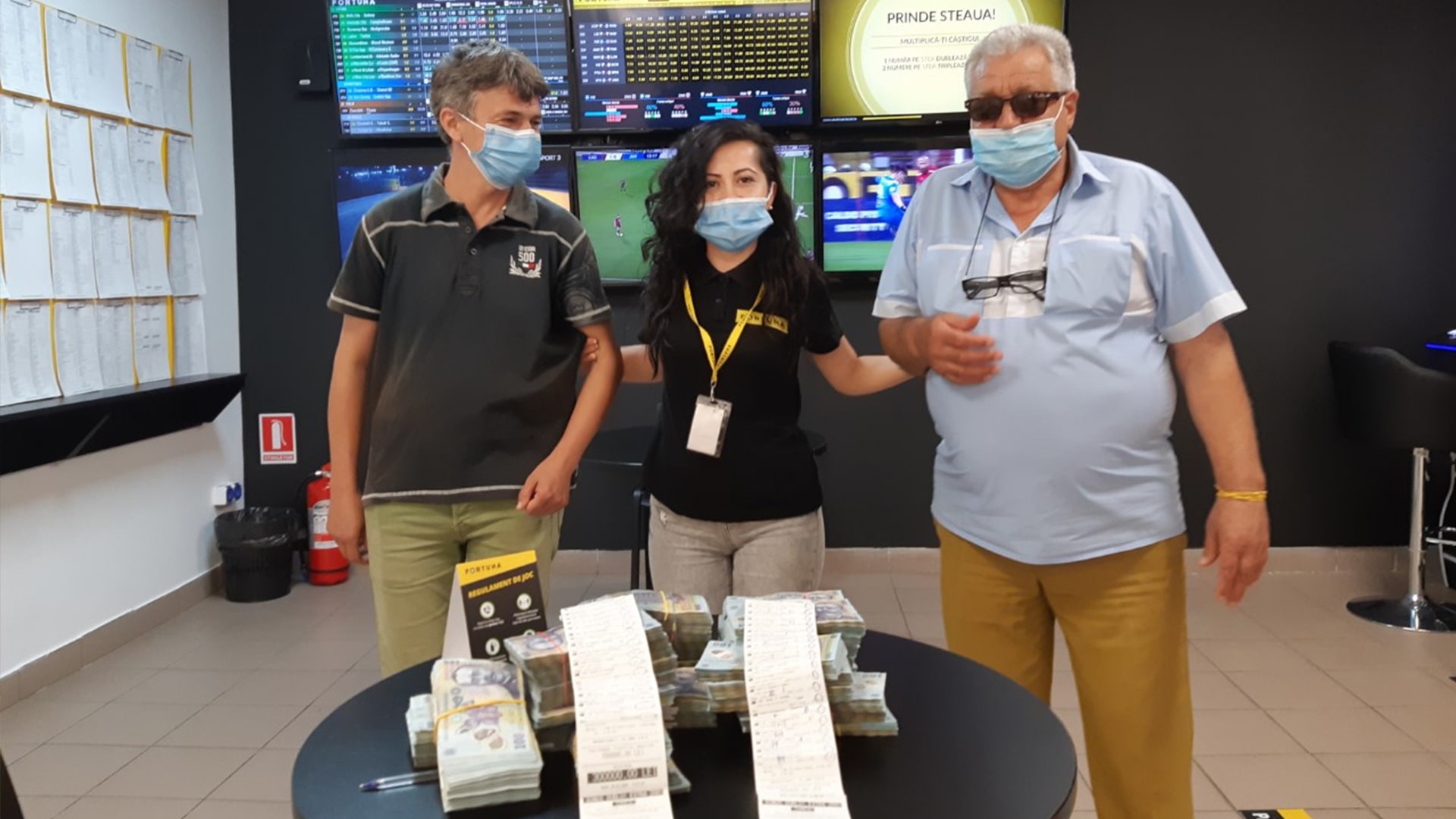 Doi români au copiat unul de la altul. Și meciurile, și câștigul! S-a terminat foaaarte bine pentru ei. Cu 450.000 de lei!!