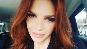 CRISTINA SPĂTAR, apariţie super-hot la un an de la divorţ! Cântăreaţa a îmbrăcat o rochie roşie foarte transparentă