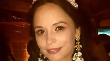 Jale pe covorul rosu la Sibiu! Vedetele dezbracate s-au luptat cu vantul, ploaia si cu temperaturi de inceput de iarna!