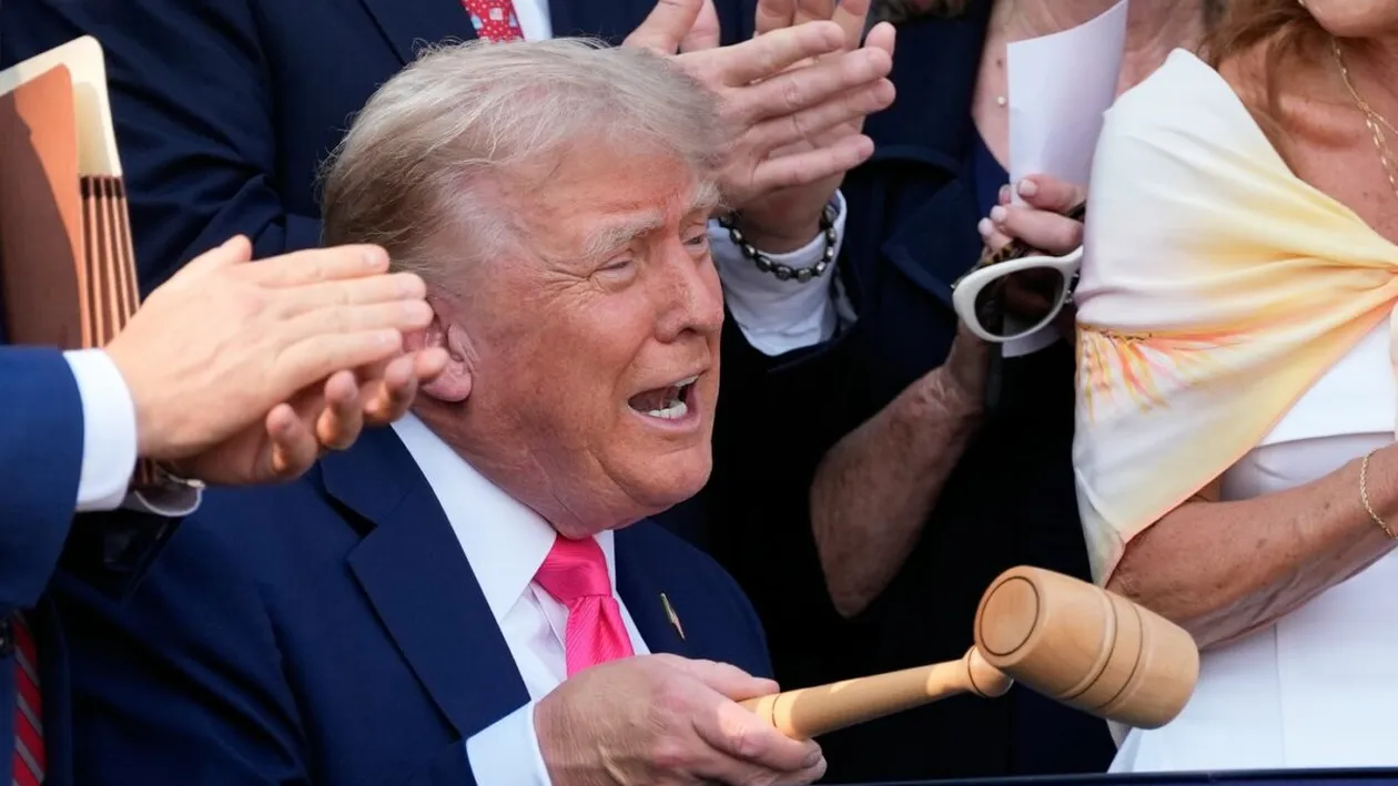 Donald Trump îl face praf pe Elon Musk după ultimul anunț: „A luat-o razna”