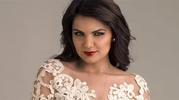 Fotografiile pe care nu le vei uita niciodata! Malvina Cervenschi, cu sanii la vedere pe internet