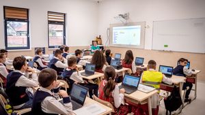 Școala „Smart” din Ciugud, exemplul perfect al unei unități de învățământ care respectă toate regulile de protecție | VIDEO