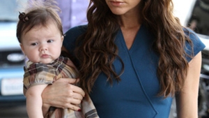 Si ce dacă nu are nici doi ani? Fiica cuplului Beckham e cea mai mare susţinătoare a tatălui său. Uite cum îl incurajeazăî pe sta
