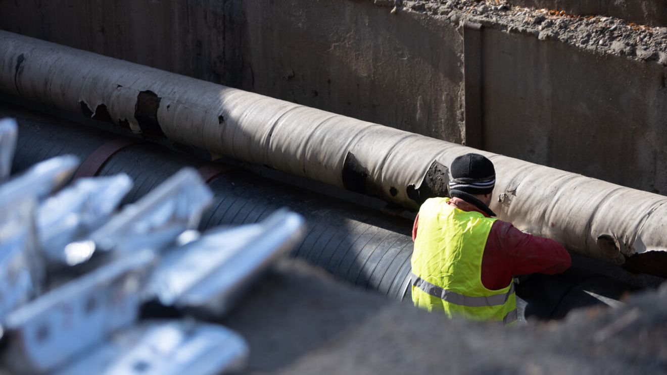 Blocurile din București rămân iar fără apă caldă și căldură. Peste 1.100 de blocuri, avariate. Zonele în care se fac lucrări