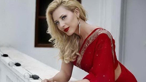 Am pierdut-o total pe Iulia Vantur! Ce spune ea ca face in India si care e de fapt adevarata fata a printesei de la Bollywood!